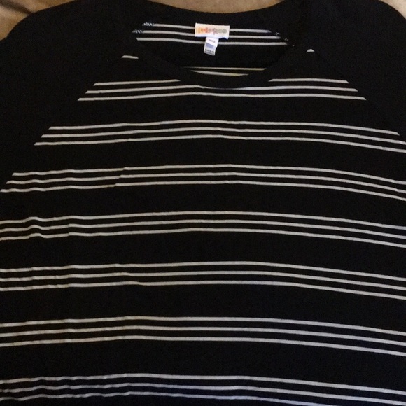 Lularoe 3XL 3/4 Length Sleeve Top - Picture 3 of 3